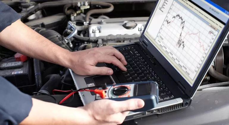 Advanced engine diagnostics using professional computer equipment